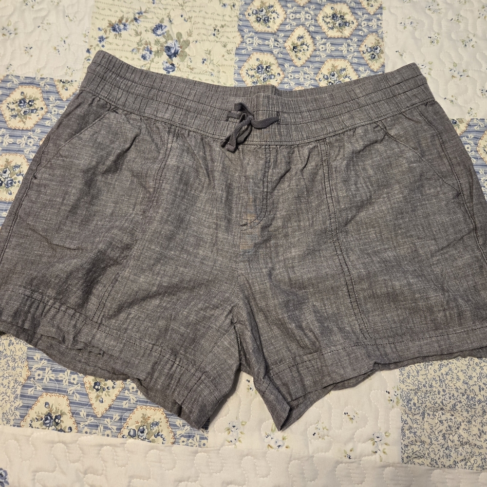 BCG Women's Gray Cargo Shorts